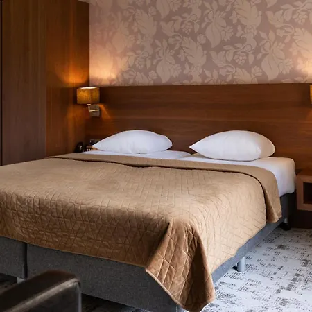 瓦尔肯堡公园酒店 酒店 4*